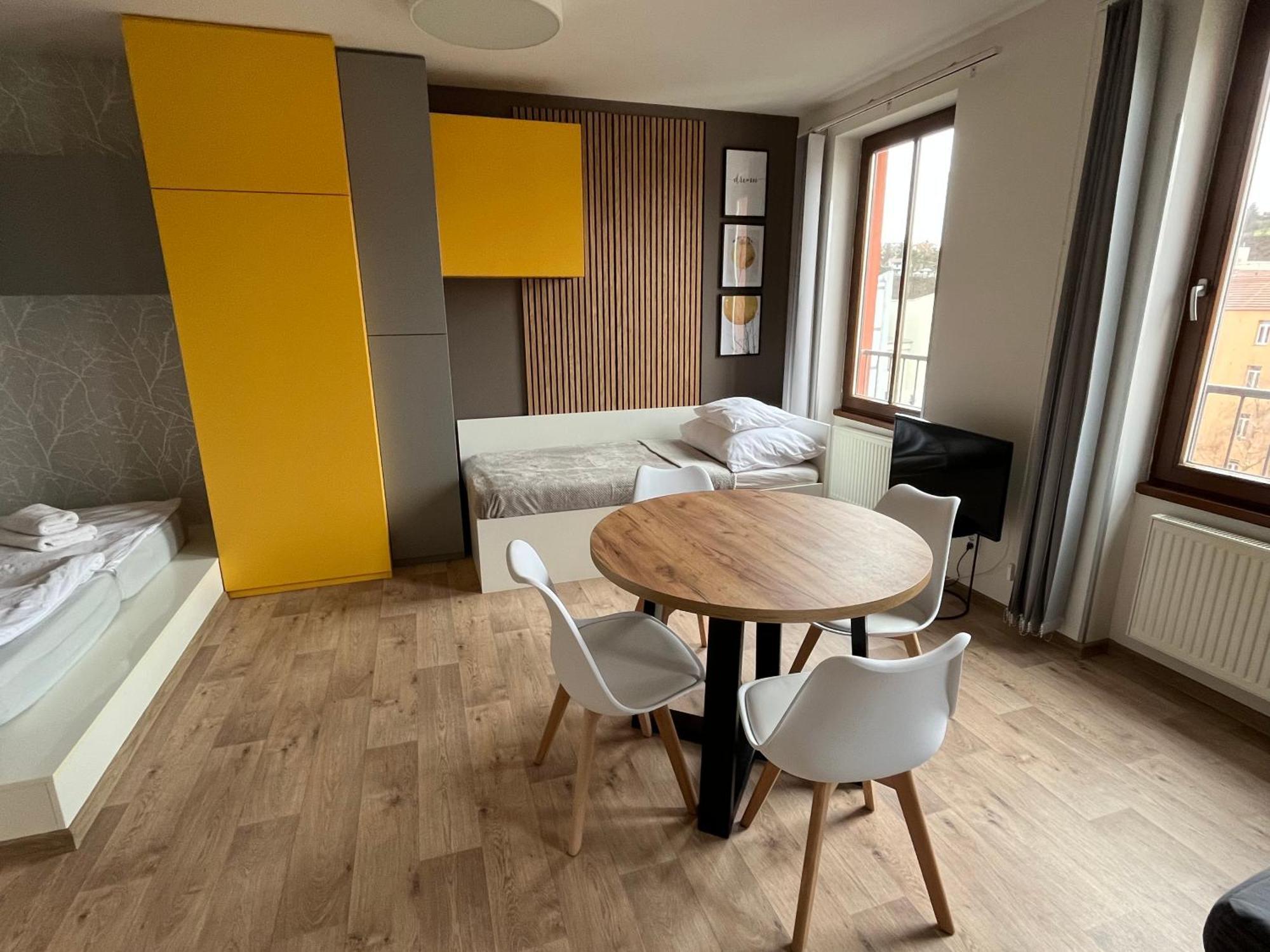 Yellow Apartment Deluxe Brno Zewnętrze zdjęcie